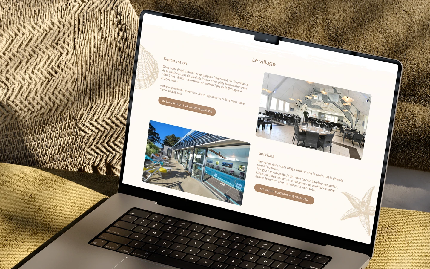 village vacances La Pierre Bleue - macbook - infografika.com