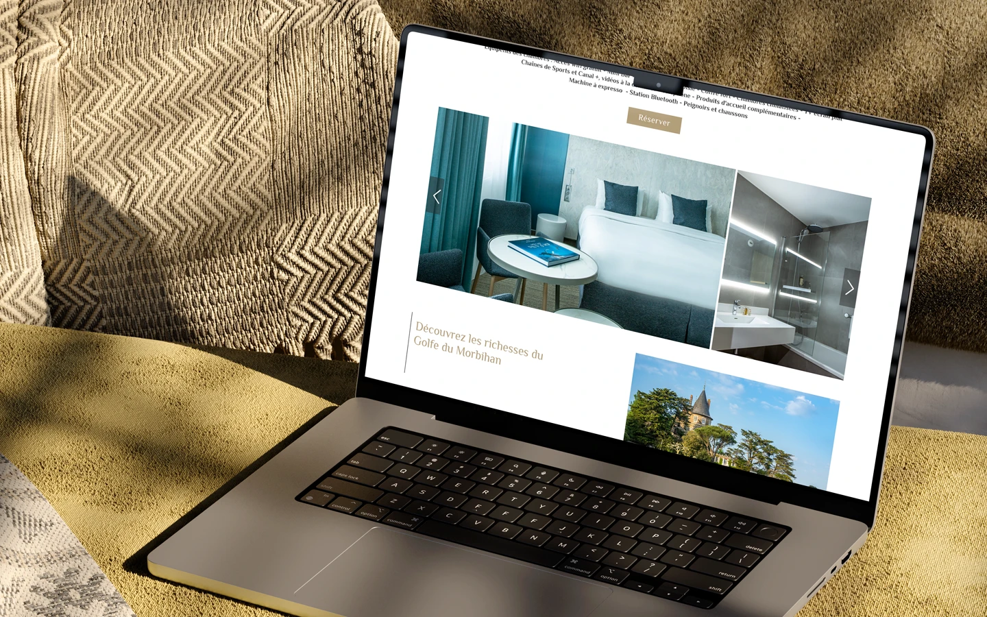 Hôtel mercure à Vannes - macbook 1 - infografika.com design de site internet en Bretagne.